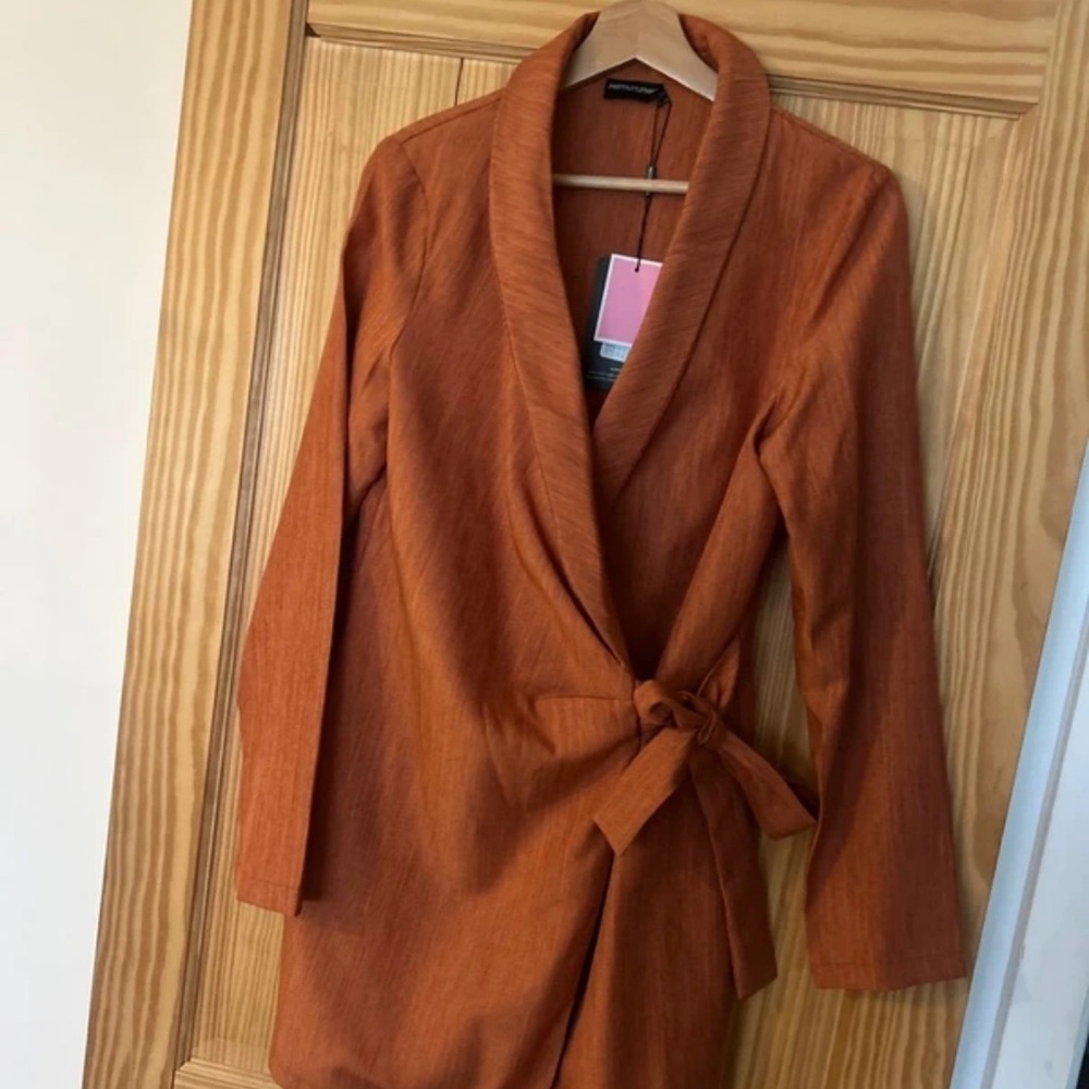PrettyLittleThing Orange Midi Dress - Picture 2 of 5